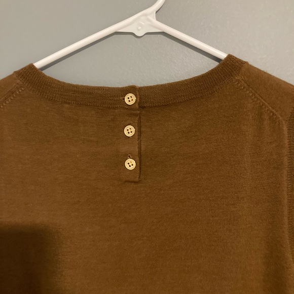 Sweet cocoa knit vest. J Crew medium. Lovely 3 gold button back. - Picture 3 of 3